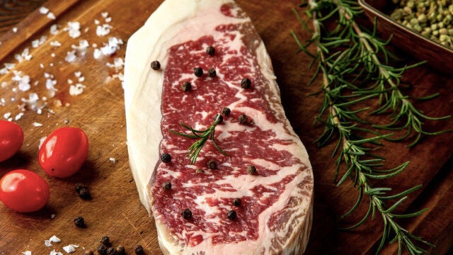 Willy Moya, chef de un restaurante de la Guía Michelin: "Así debes preparar la carne para que quede en su punto perfecto" Willy Moya, chef de un restaurante de la Guía Michelin: "Así debes preparar la carne para que quede en su punto perfecto"