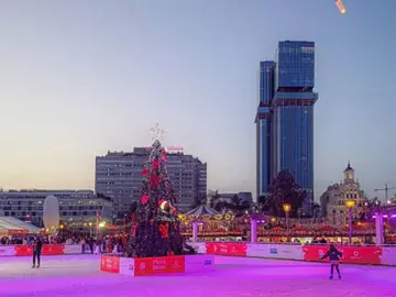 Estas son las pistas de hielo abiertas en Madrid para disfrutar durante el puente de la Inmaculada Estas son las pistas de hielo abiertas en Madrid para disfrutar durante el puente de la Inmaculada