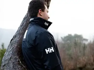 La chaqueta Helly Hansen que te permite salir de casa sin preocuparte por el tiempo cuando llega el frío intenso Helly Hansen Seven J