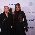 Rocío Flores y Gloria Camila en la fiesta de Navidad de LA RAZÓN