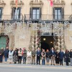 Alicante ha decretado el luto por el asesinato de Oriana, de 29 a&ntilde;os, a manos de su pareja y ha guardado tres minutos de silencio en la puerta del Ayuntamiento