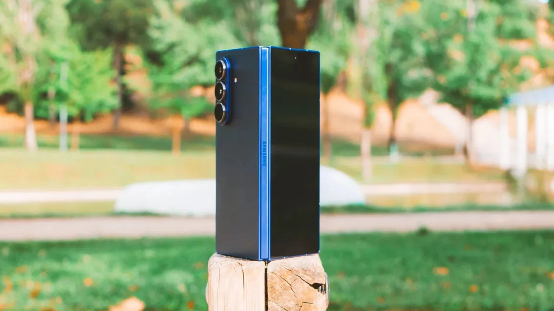 El Samsung Galaxy Z Fold7 cuenta con una batería de 4.400 mAh con carga 'rápida' de 25 W