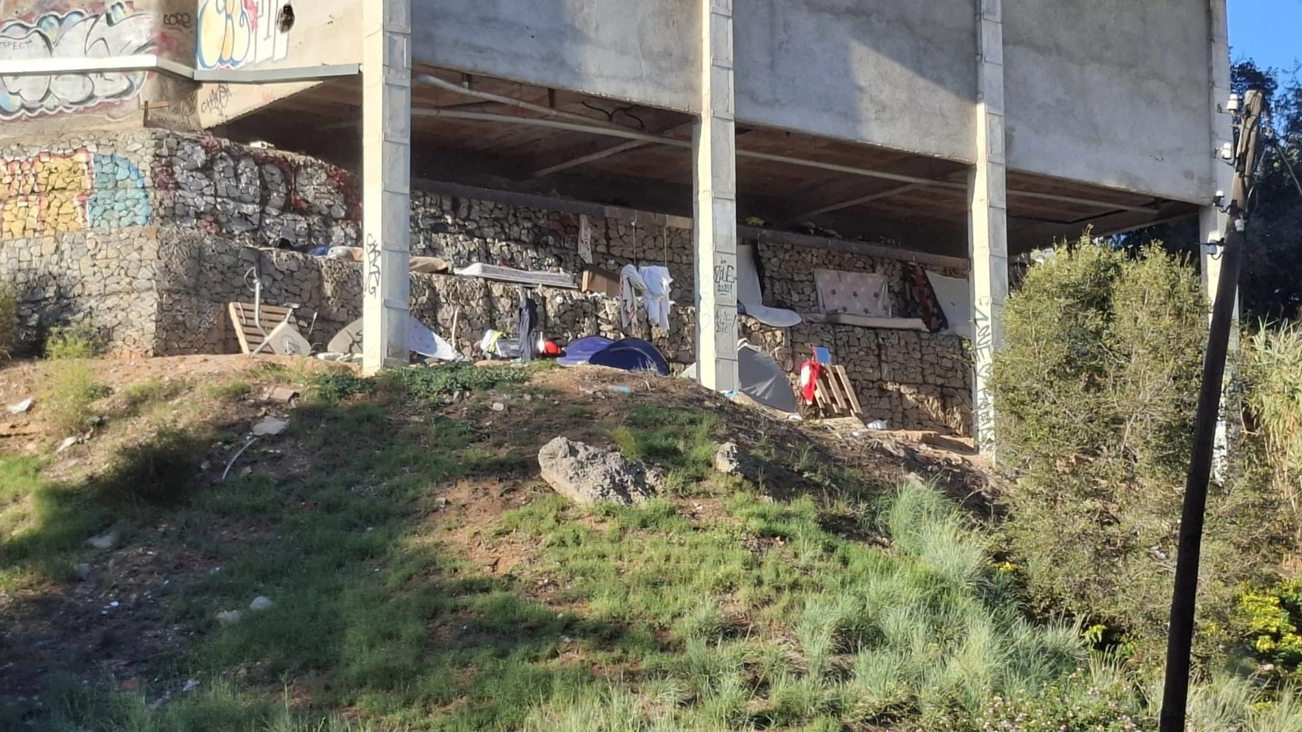 Asentamiento de la calle Pirineus, en el distrito de Horta-Guinardó de Barcelona REMITIDA / HANDOUT por JUNTS PER BARCELONA Fotografía remitida a medios de comunicación exclusivamente para ilustrar la noticia a la que hace referencia la imagen, y citando la procedencia de la imagen en la firma 04/12/2025