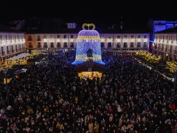 Palencia enciende la iluminación de la Navidad Palencia enciende la iluminación de la Navidad