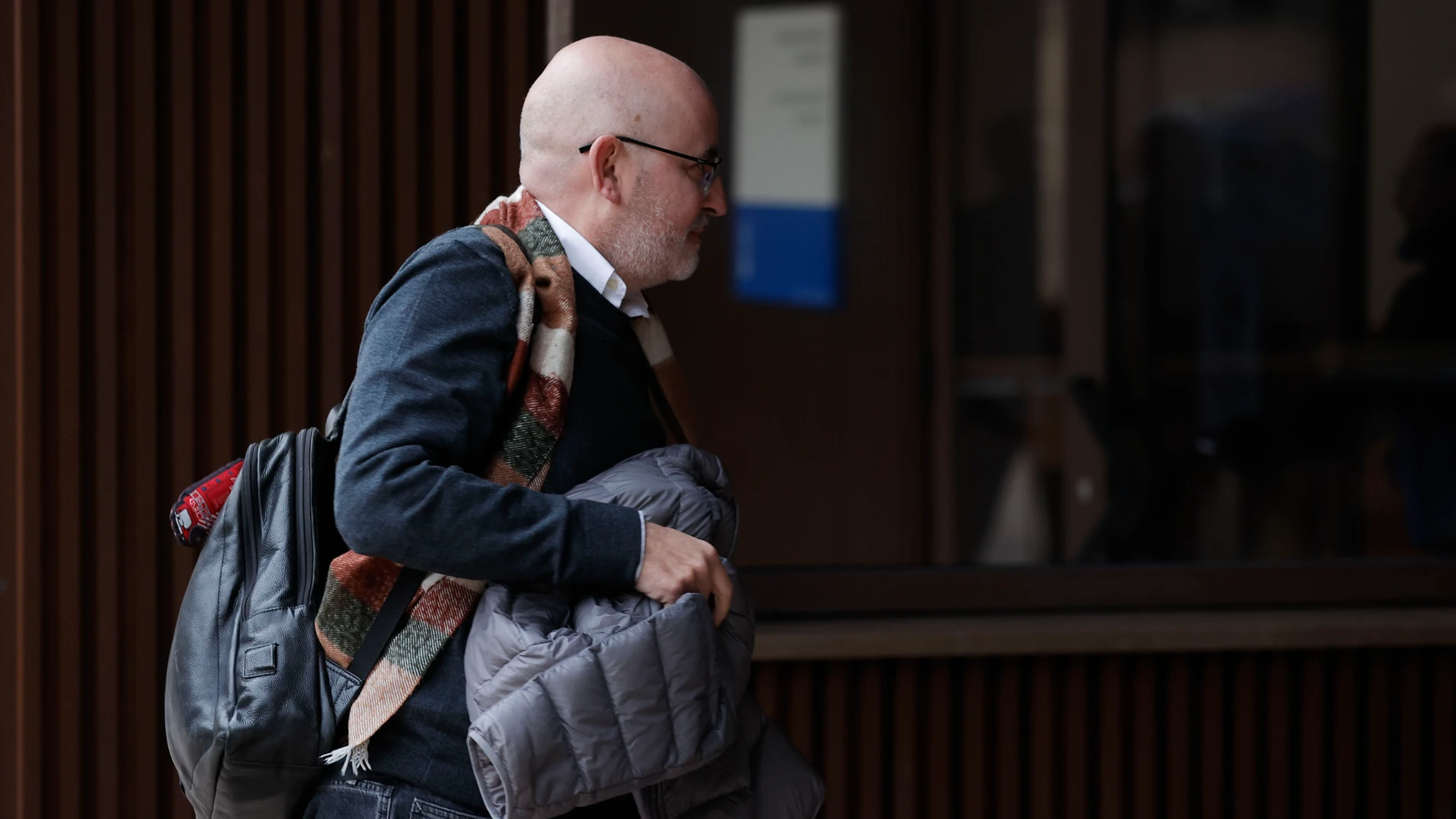 CATARROJA (VALENCIA) 04/12/2025.- El subdirector general de Emergencias de la Generalitat, Jorge Suárez declara como testigo este jueves ante la jueza de Catarroja (Valencia) que instruye la causa penal por la gestión de la dana del 29 de octubre de 2024, que causó la muerte de 230 personas en la provincia de Valencia. EFE/ Manuel Bruque