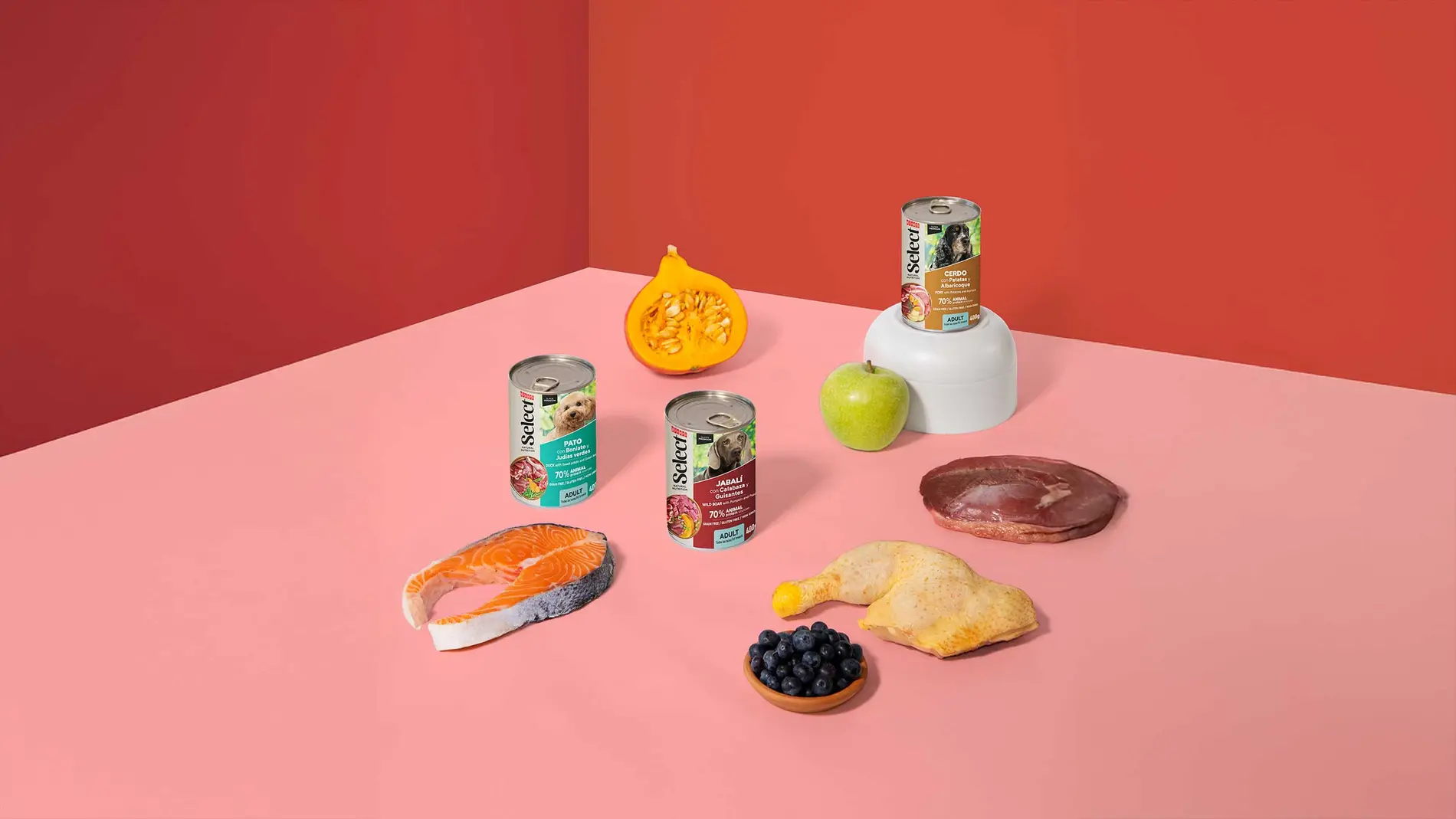 La nueva línea de comida húmeda Select incorpora ingredientes poco habituales como jabalí o pato para ofrecer sabores más intensos y atractivos para los perros