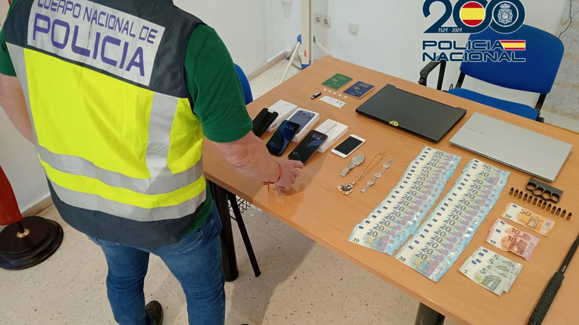 Veinte detenidos por estafar más de 120.000 euros mediante el método del 'hijo en apuros'