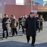 El líder norcoreano intensifica visitas a fábricas antes de sesiones clave del partido