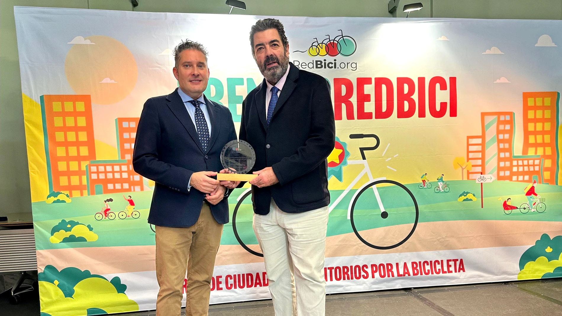 RedBici 2025 premia al Ayuntamiento de Valladolid por su proyecto pionero de movilidad ciclista metropolitana con BIKI