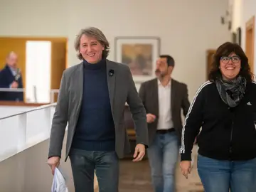 El secretario general del PSOECyL, Carlos Martínez, antes de atender a los medios de comunicación El secretario general del PSOECyL, Carlos Martínez, antes de atender a los medios de comunicación