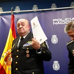 El jefe Superior de la Policía Nacional en Castilla y León, Juan Carlos Hernández Muñoz, responde a las preguntas de los medios de comunicación