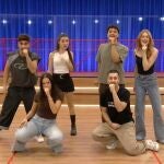 Los concursantes restantes de 'Operación Ttriunfo 2025' durante el Primer pase de micros de la Gala 12