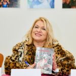 La escritor Lola Soriano, con su nueva novela "Hola Pinoxo"