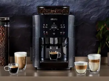 Incorpora una boquilla de vapor para que puedas crear bebidas con leche Krups Essential