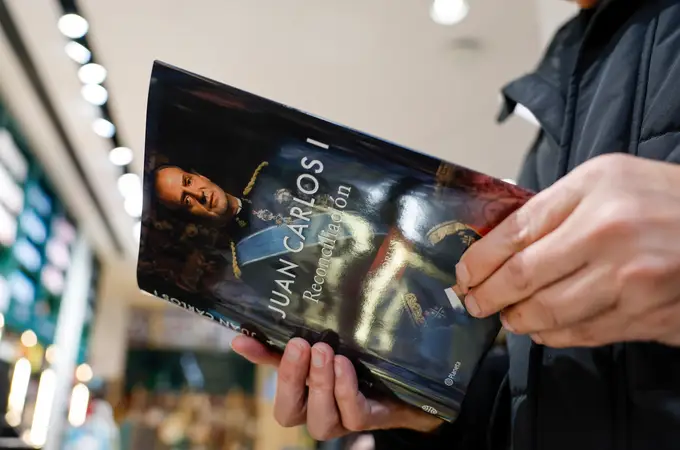 La crónica de Marta Robles: El libro del Rey, el «guarro» de Moncloa y un CEO sinvergüenza La crónica de Marta Robles: El libro del Rey, el «guarro» de Moncloa y un CEO sinvergüenza