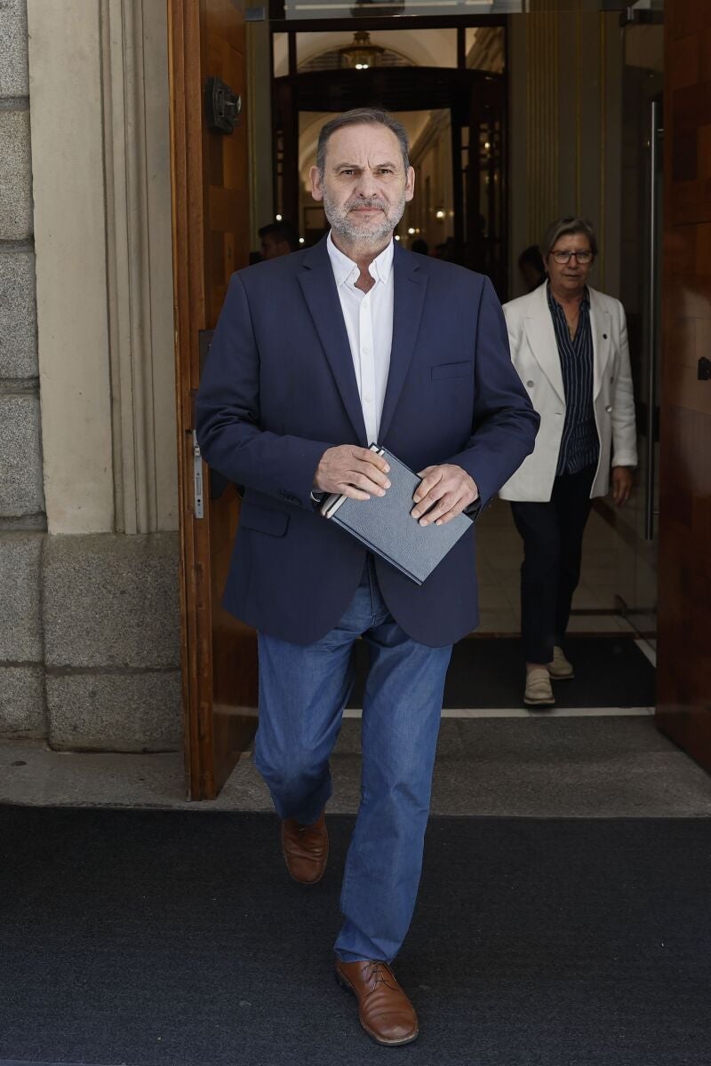 El exministro José Luis Ábalos asiste al Pleno del Congreso celebrado este martes.
