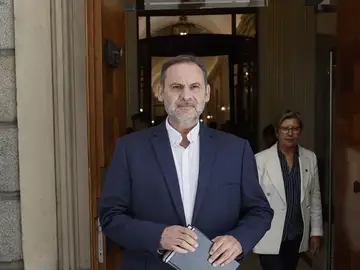 El exministro José Luis Ábalos asiste al Pleno del Congreso celebrado este martes. El exministro José Luis Ábalos asiste al Pleno del Congreso celebrado este martes.