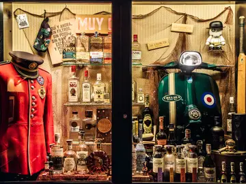 Algunas de las botellas de Gin MG con las que cuenta el Bar Chelsea de León Algunas de las botellas de Gin MG con las que cuenta el Bar Chelsea de León