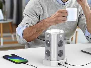 Un fallo eléctrico puede costarte 1.200 euros en dispositivos. Esta torre de enchufes los mantiene a salvo Sameriver Torre de Enchufes