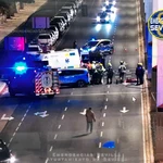 Imagen del siniestro vial en la calle Torneo de Sevilla