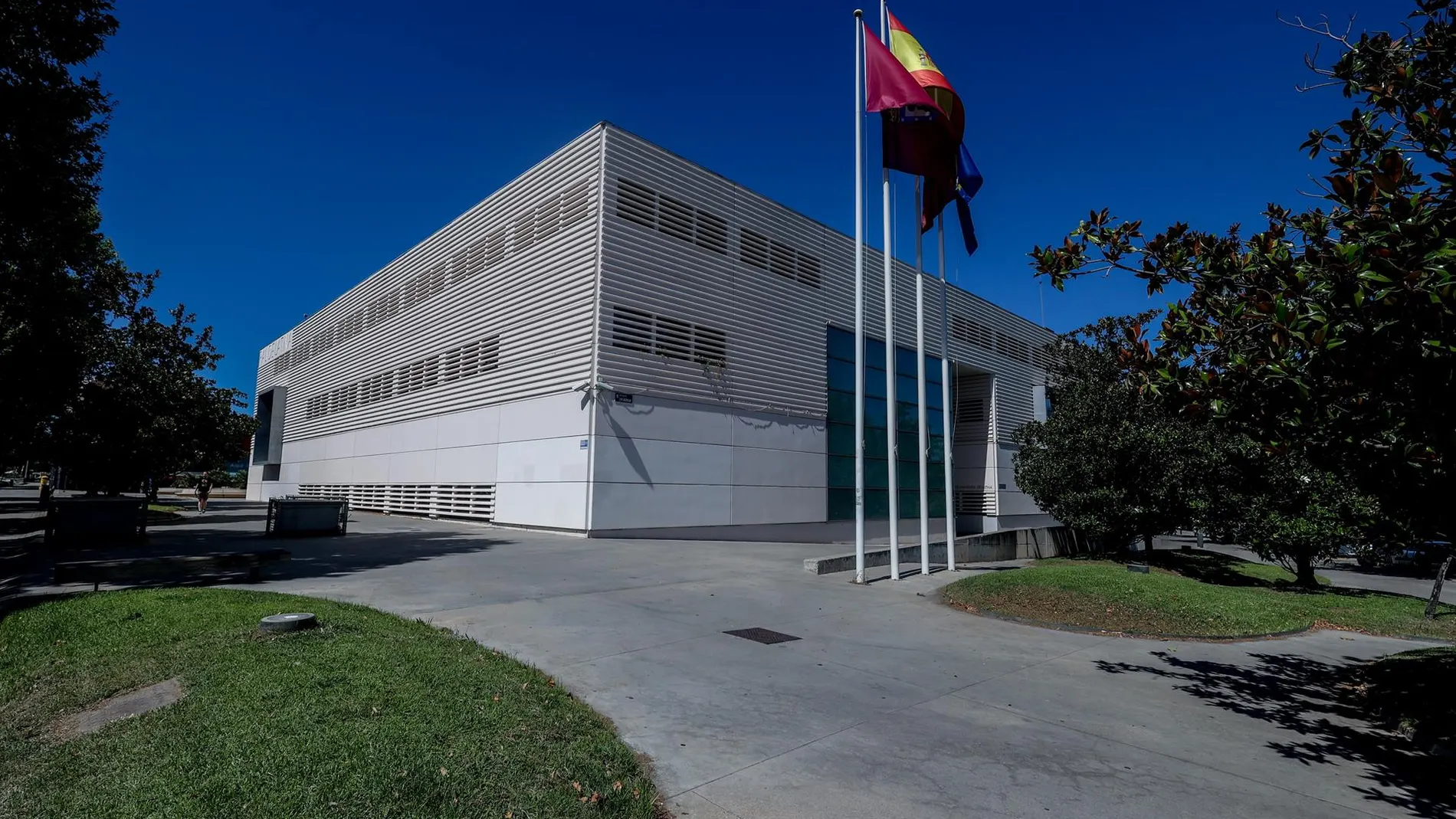 MADRID.-Latina avanza movimientos para que el colegio Henry Dunant salga de su letargo de 15 años y dé soluciones a Las Águilas