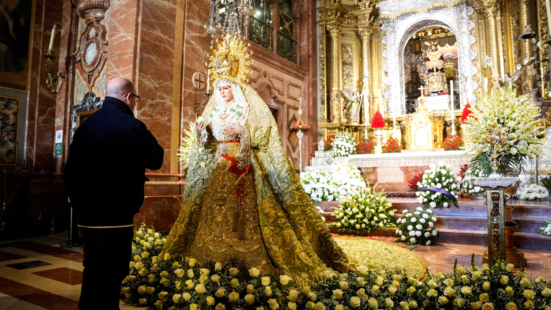 La Macarena “de siempre” vuelve sacudiéndose la polémica