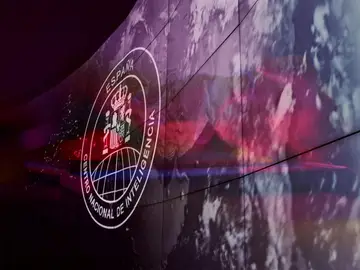 Hackers, drones y manipulación: la nueva guerra silenciosa que retrata "Documentos TV" de RTVE Hackers, drones y manipulación: la nueva guerra silenciosa que retrata "Documentos TV" de RTVE