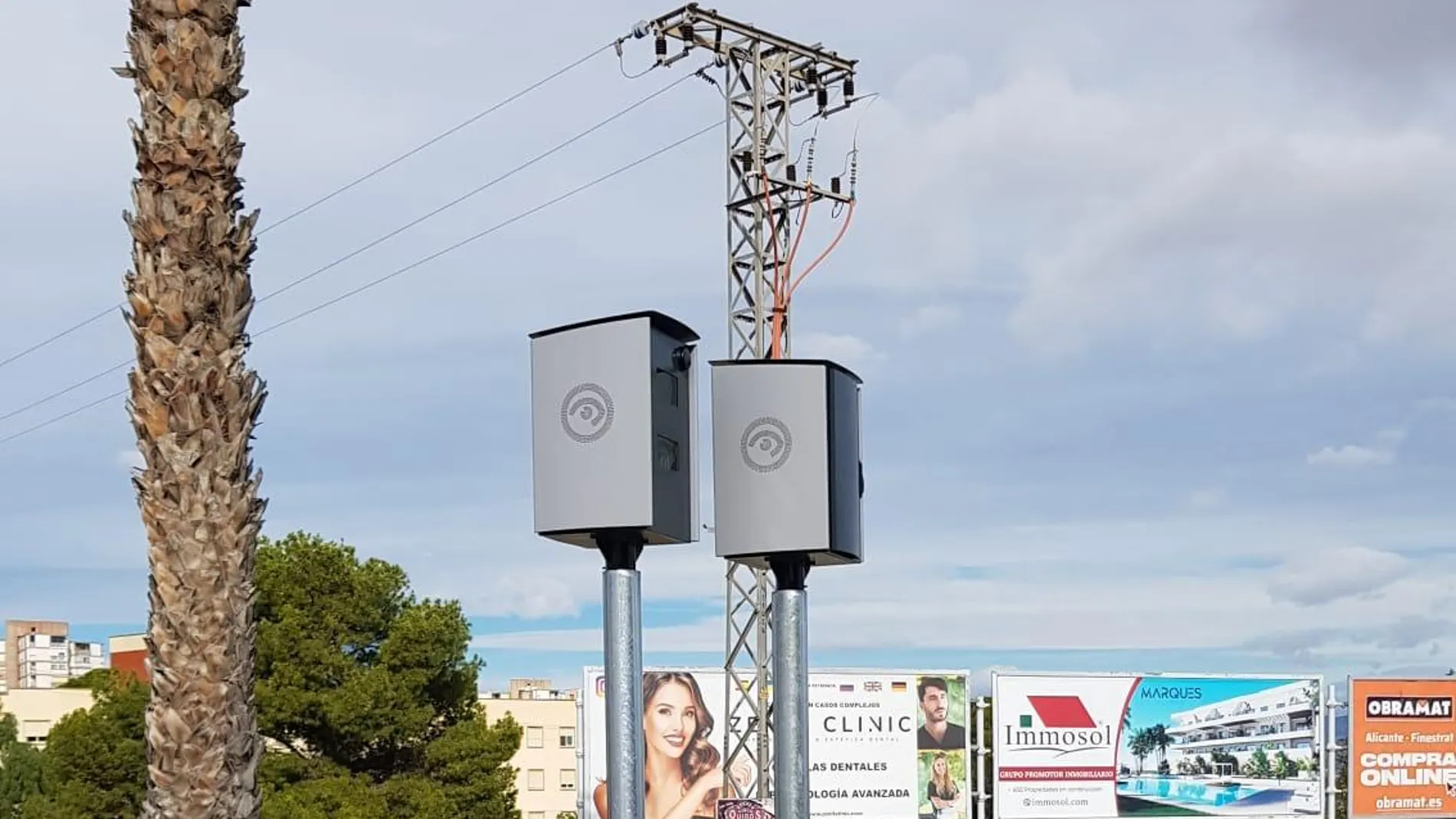 Dos de los nuevos radares instalados