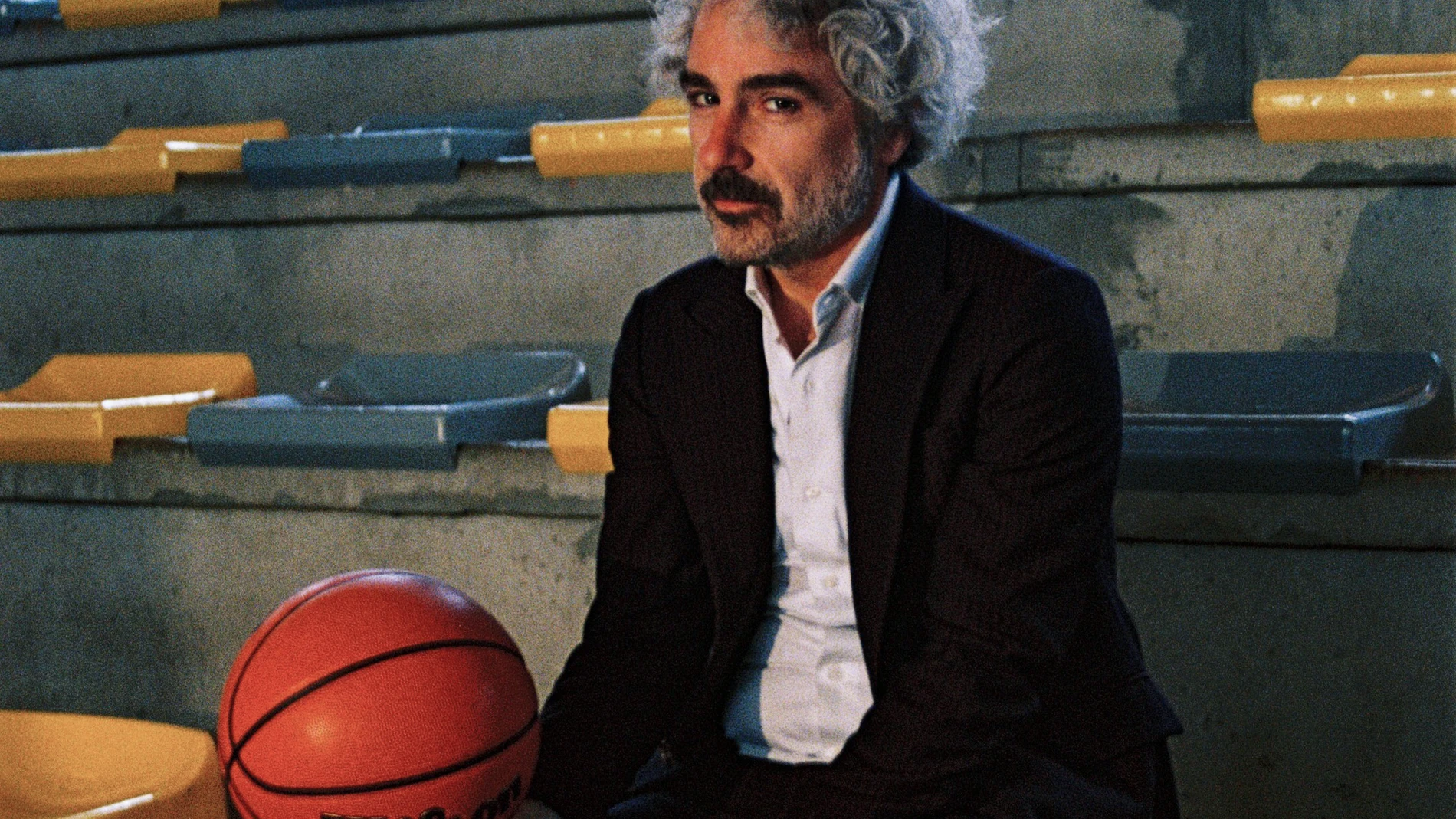 Abraham Boba, miembro de León Benavente, publica «163 centímetros»