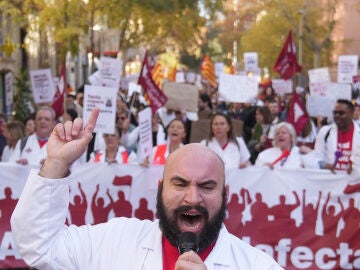 Manifestaci&oacute;n de Metges de Catalunya por la huelga m&eacute;dica estatal