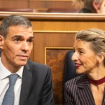 Pedro Sánchez y Yolanda Díaz en el Congreso de los Diputados. David Jar