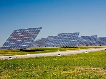 Imagen de archivo de una planta solar. 