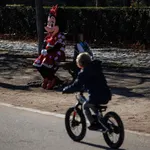 Una prestación de 100 a 200 euros por hijo reduciría la pobreza infantil entre un 6% y un 27%, según ONG de infancia