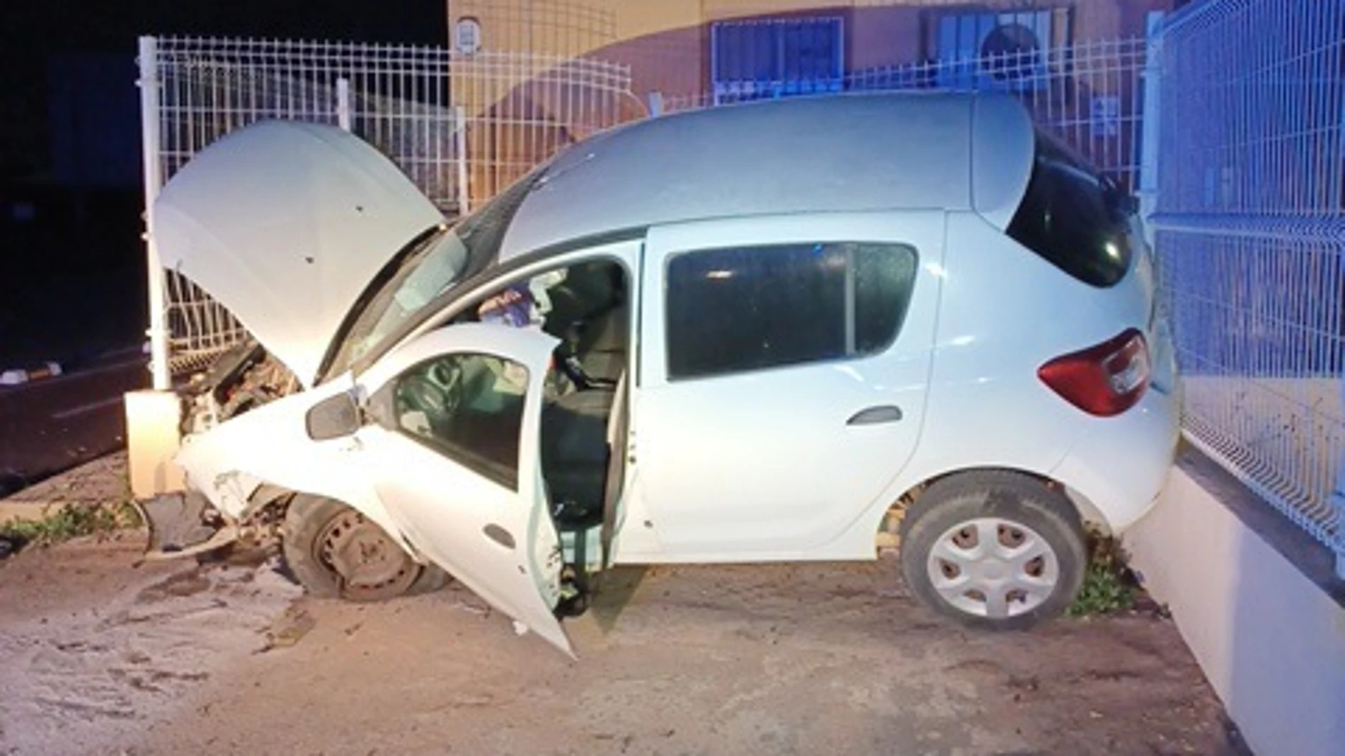 Imagen del coche accidentando en Miranda de Cartagena