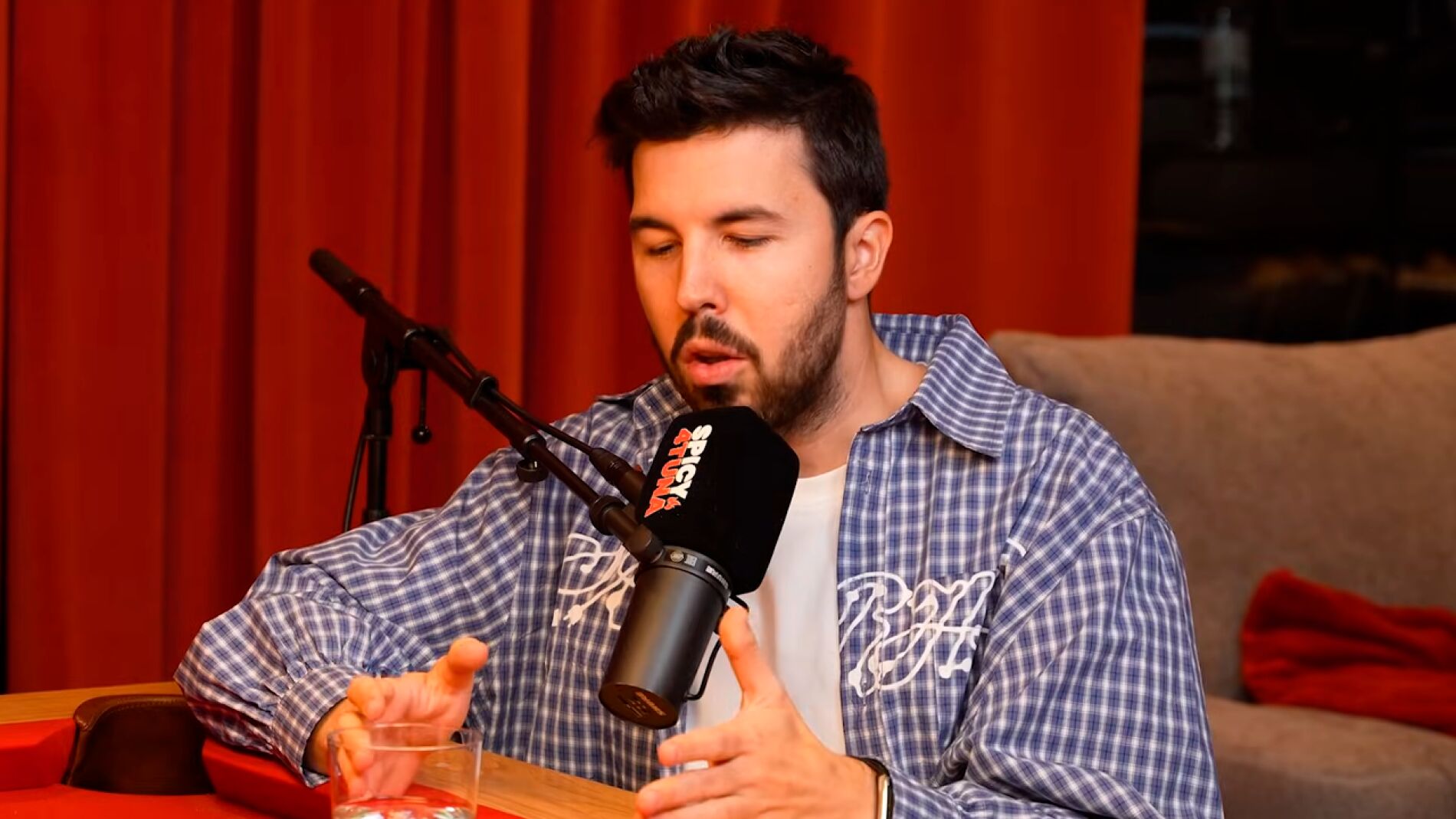 El youtuber Willyrex explica por qué ha llevado a Hacienda a la ...