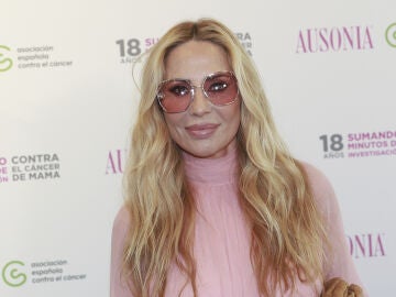 El look de Marta S&aacute;nchez.