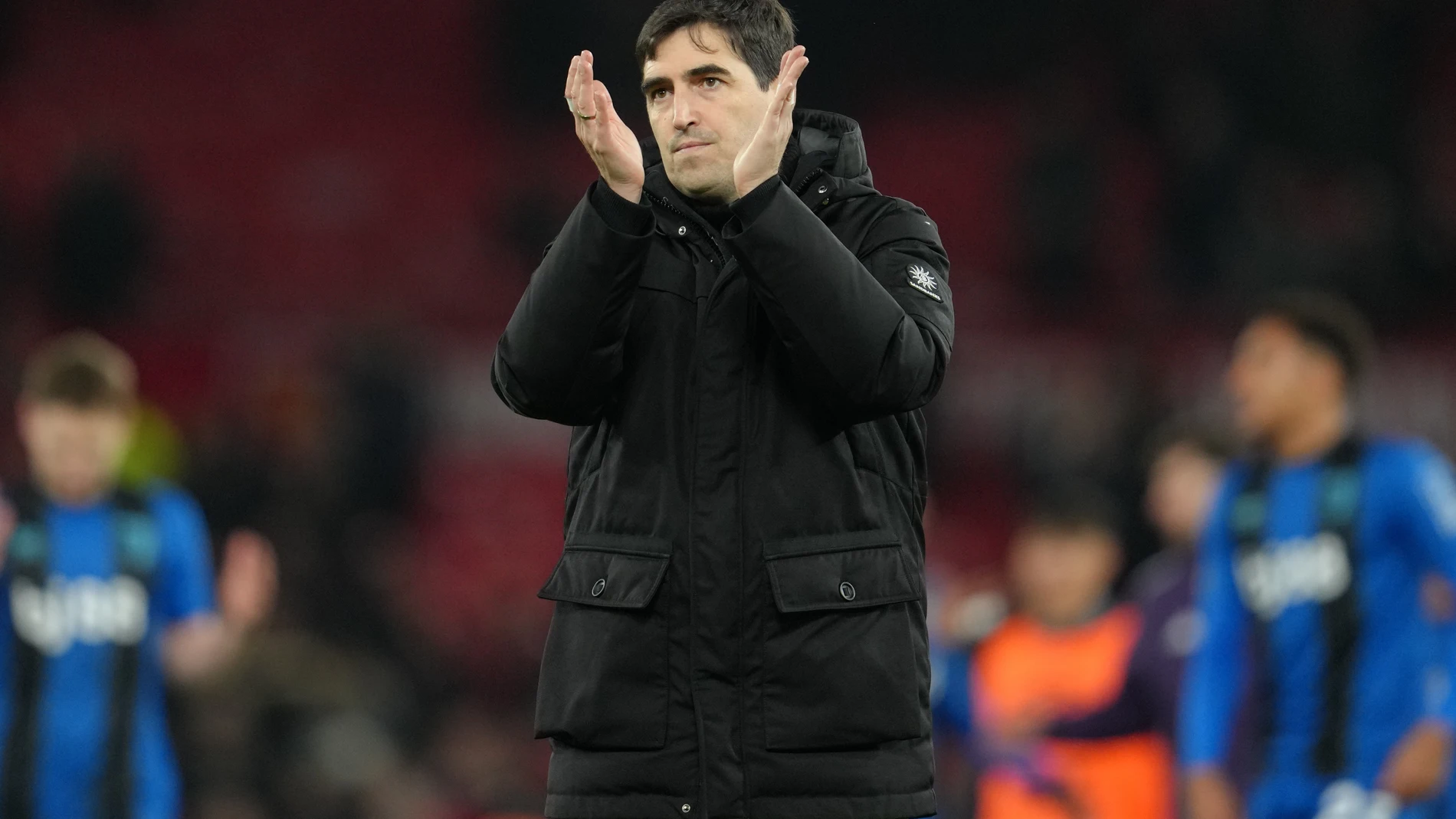Bournemouth's head coach Andoni Iraola walks off the pitch after a Premier League soccer match between Manchester United and Bournemouth in Manchester, England, Monday, Dec. 15, 2025. (AP Photo/Jon Super)