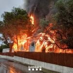 Arden 8 bungalows en un incendio ya controlado en un camping del Baix Camp (Tarragona)