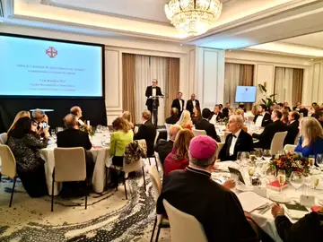 S. E. el Lugarteniente, caballero de gran cruz don Daniel Berzosa y López, en un momento de sus palabras a los asistentes. S. E. el Lugarteniente, caballero de gran cruz don Daniel Berzosa y López, en un momento de sus palabras a los asistentes.