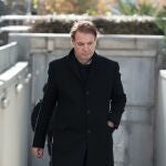 l expresidente de la Sociedad Estatal de Participaciones Industriales (SEPI), Vicente Fern&aacute;ndez, a la salida de la Audiencia Nacional.