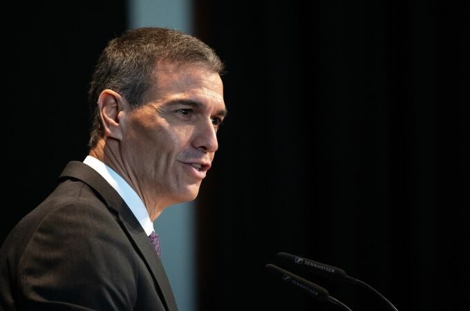 Sánchez completa su mayor periodo de vacaciones en pleno ocaso del sanchismo rumbo a 2026