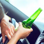 &iquest;Me pueden multar por conducir habiendo bebido dos cervezas estas navidades? Esto dice la ley 