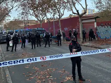 ERC censura en el Congreso el desalojo del instituto 'okupado' en Badalona y anima a regularizar a los migrantes ERC censura en el Congreso el desalojo del instituto 'okupado' en Badalona y anima a regularizar a los migrantes