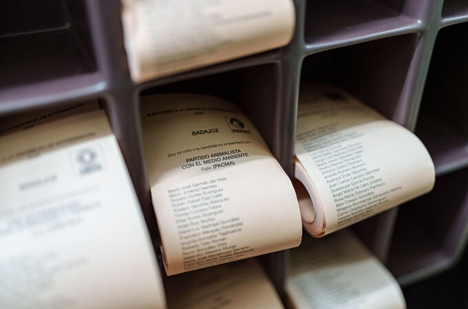 El absentismo electoral se dispara en Badajoz con una caída de la participación superior al 6%