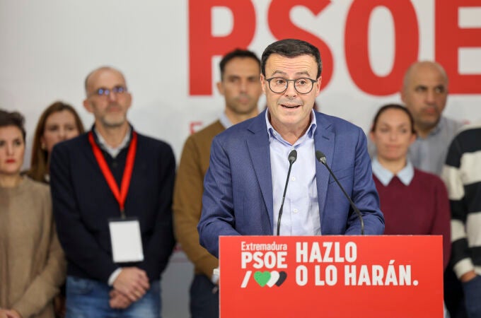 Gallardo dimite sin abandonar su aforamiento tras el descalabro electoral del PSOE en Extremadura 