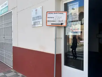 Colegio electoral en las elecciones autonómicas del 21 de diciembre en Extremadura Colegio electoral en las elecciones autonómicas del 21 de diciembre en Extremadura EUROPA PRESS 21/12/2025