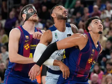 Norris, Hanga y Parra, atentos al rebote Norris, Hanga y Parra, atentos al rebote