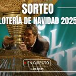 Loter&iacute;a de Navidad 2025, en directo: premios, terminaciones, pedreas, reintegro y &uacute;ltima hora desde el Teatro Real