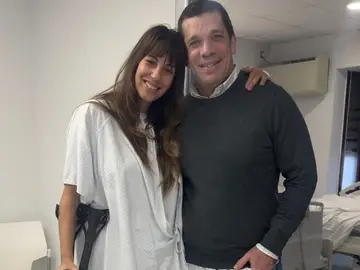 Almudena Cid, en el hospital con el doctor Nicolás Fiz, experto en Traumatología de Quirónsalud Almudena Cid, en el hospital con el doctor Nicolás Fiz, experto en Traumatología de Quirónsalud