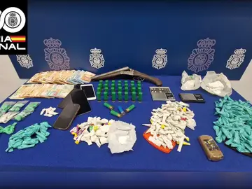 Droga y objetos intervenidos en la Operación Ajedrez Droga y objetos intervenidos en la Operación Ajedrez. Oliver Contreras/CNP / Europa Press23/12/2025